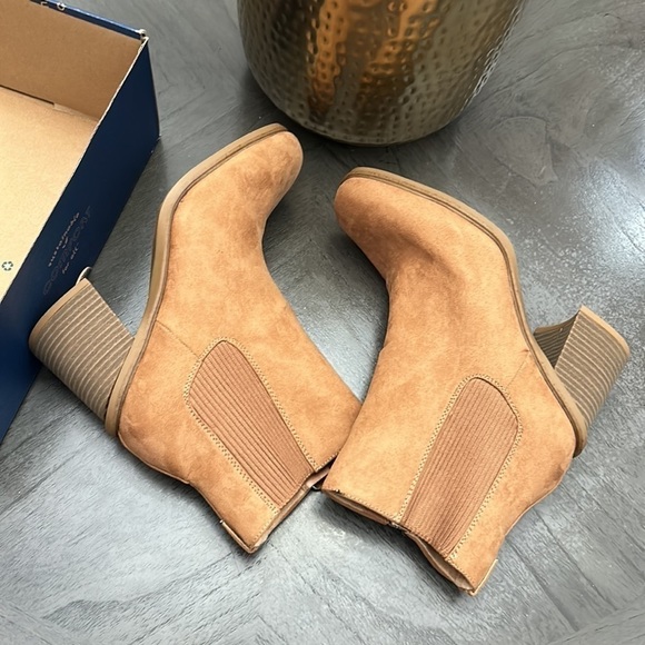 Dr. Scholl's Heeled Chelsea Boots - Ride Away - Picture 7 of 13